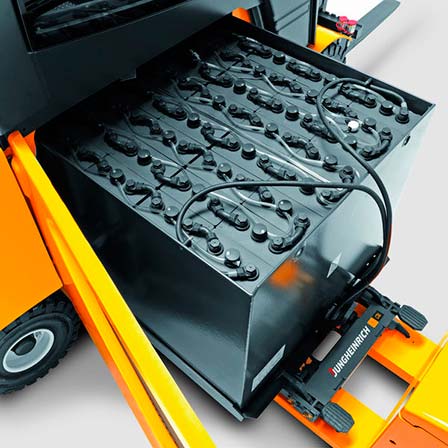 نکات سرویس و‌نگهداری باتری لیفتراک برقی